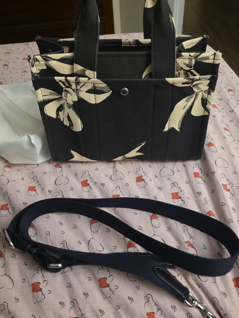 Coach New York Black & Cream Bow Canvas Tote - Picture 4 of 6